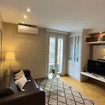 佩蒂特罗瑟洛公寓 公寓 *
