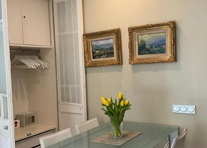 Petit Rossello شقة برشلونة